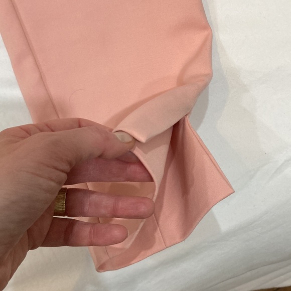 Soft pink Zara pant with slit at ankle. Zipper on left side of waste. - Picture 5 of 5